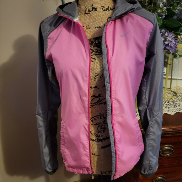 Nike Running Windbreaker - Picture 2 of 10